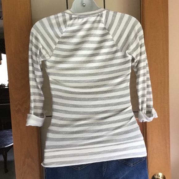 A Pea in the Pod maternity shirt - Picture 5 of 5